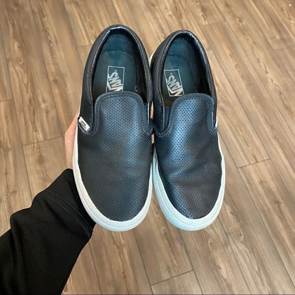 Vans perforated Leather Size 3